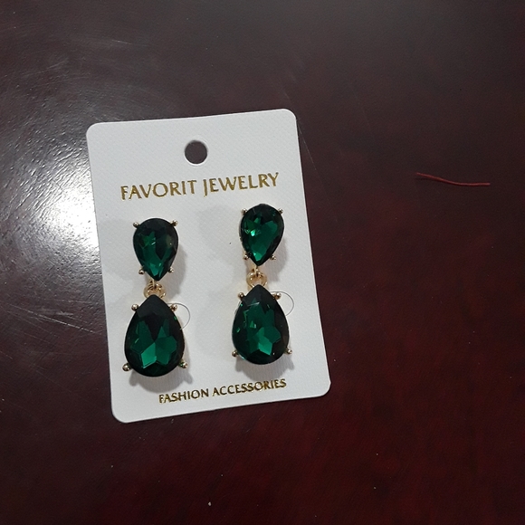 Earring - Picture 3 of 5